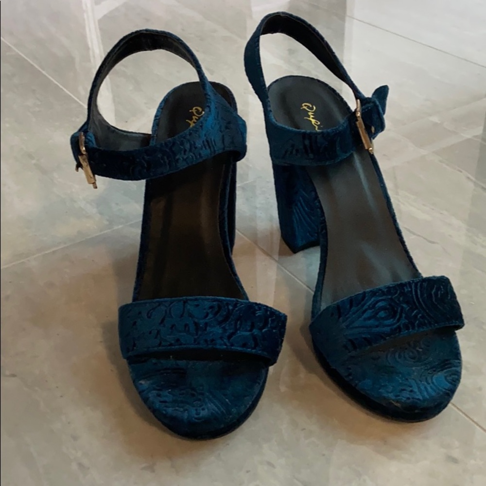 Velvet blue heeled sandals